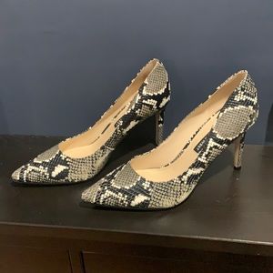 Nine West snakeskin heels size 10
